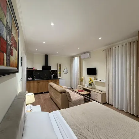 Nikollaj Guest house Kamez